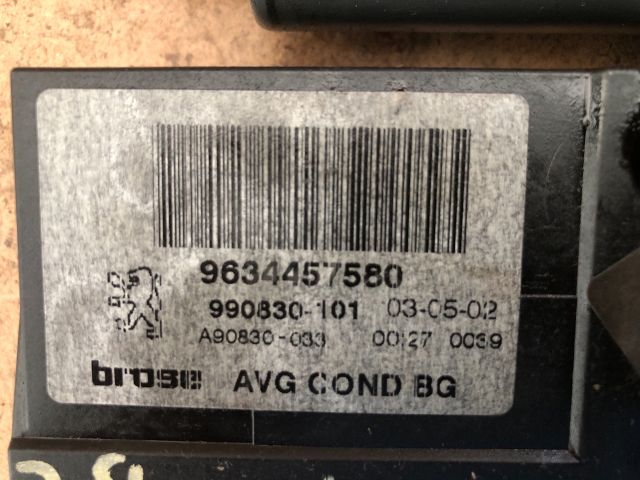 bontott PEUGEOT 307 Bal első Ablakemelő Motor