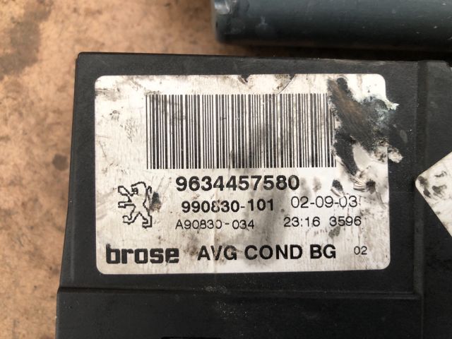 bontott PEUGEOT 307 Bal első Ablakemelő Motor