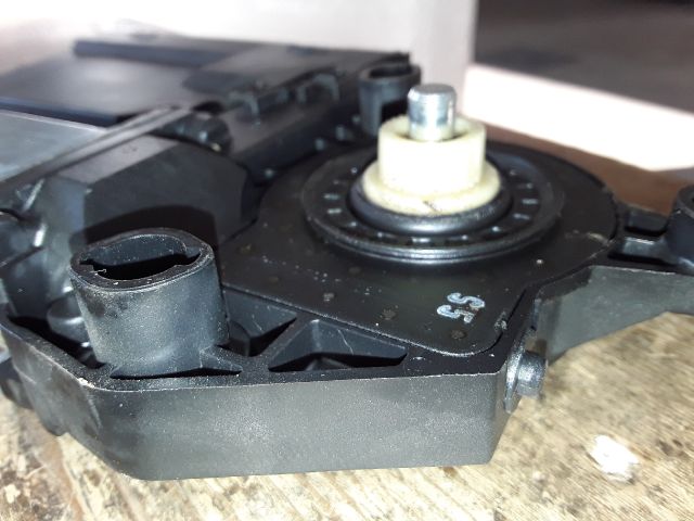 bontott PEUGEOT 307 Bal első Ablakemelő Motor