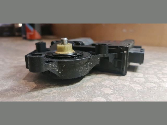 bontott PEUGEOT 307 Bal első Ablakemelő Motor