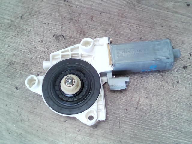 bontott PEUGEOT 307 Bal első Ablakemelő Motor