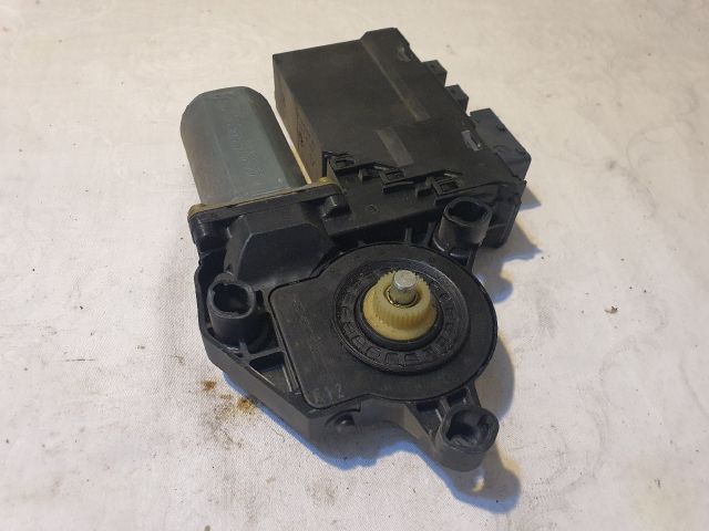 bontott PEUGEOT 307 Bal első Ablakemelő Motor