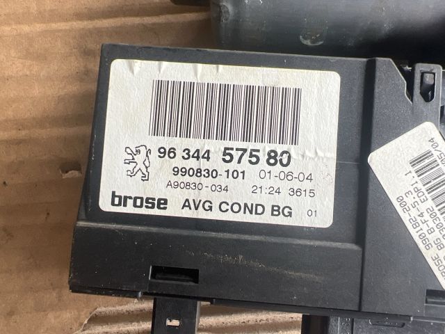 bontott PEUGEOT 307 Bal első Ablakemelő Motor