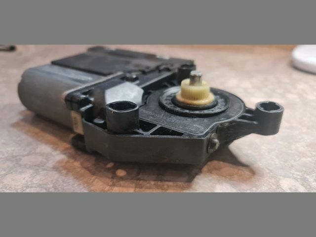 bontott PEUGEOT 307 Bal első Ablakemelő Motor