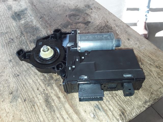 bontott PEUGEOT 307 Bal első Ablakemelő Motor