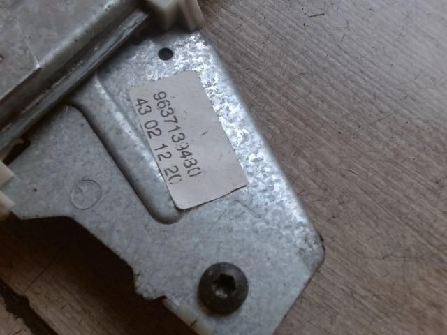 bontott PEUGEOT 307 Bal első Ablakemelő Szerkezet (Elektromos)