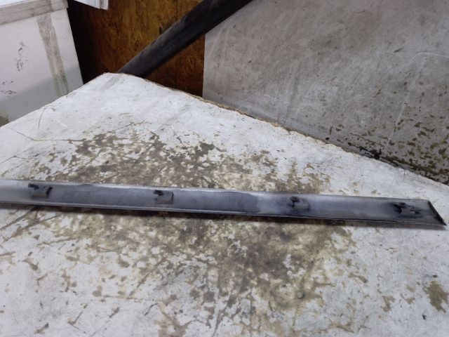 bontott PEUGEOT 307 Bal első Ajtó Díszléc