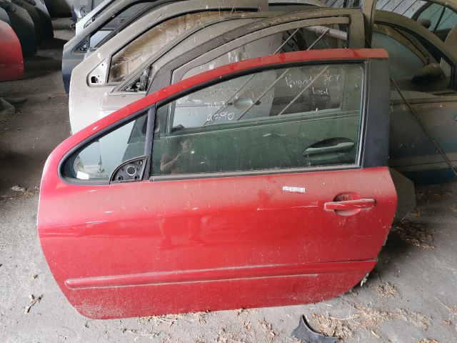 bontott PEUGEOT 307 Bal első Ajtó (Részeivel)