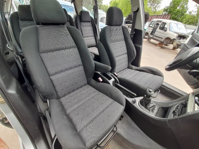 bontott PEUGEOT 307 Bal első Ajtóhatároló