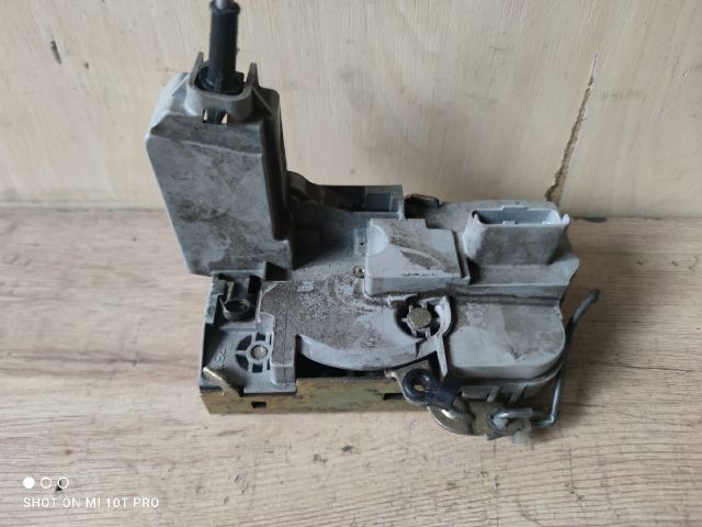 bontott PEUGEOT 307 Bal első Ajtózár