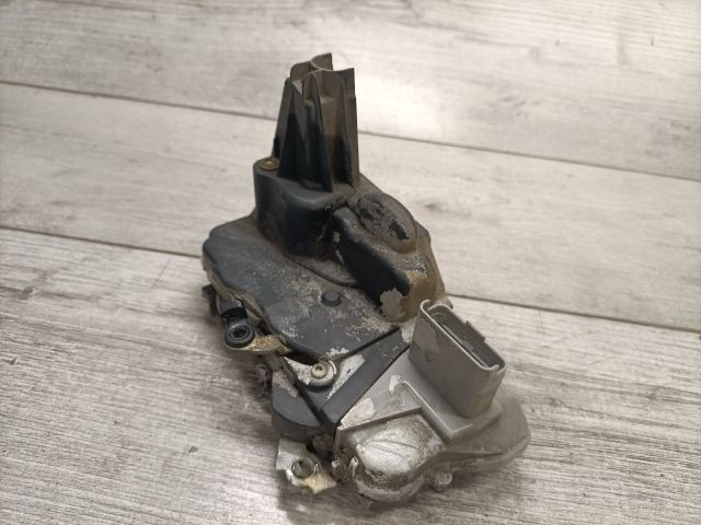 bontott PEUGEOT 307 Bal első Ajtózár