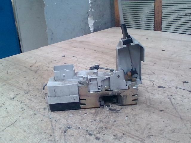 bontott PEUGEOT 307 Bal első Ajtózár