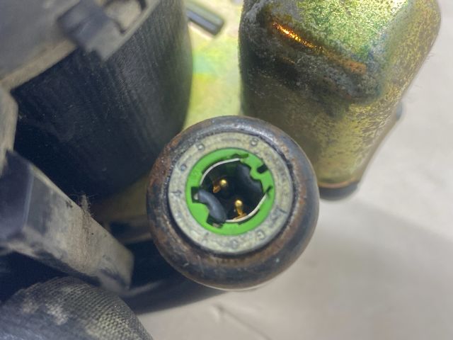 bontott PEUGEOT 307 Bal első Biztonsági Öv