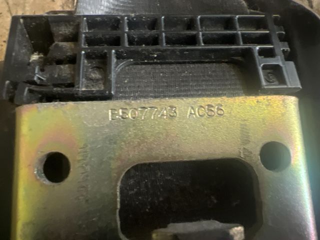 bontott PEUGEOT 307 Bal első Biztonsági Öv