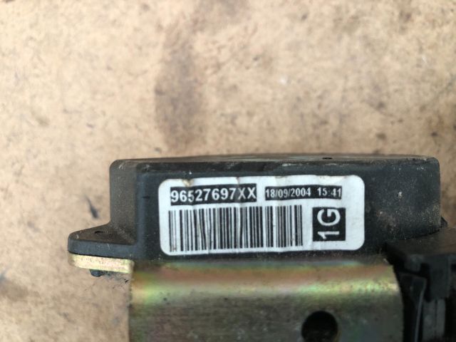 bontott PEUGEOT 307 Bal első Biztonsági Öv