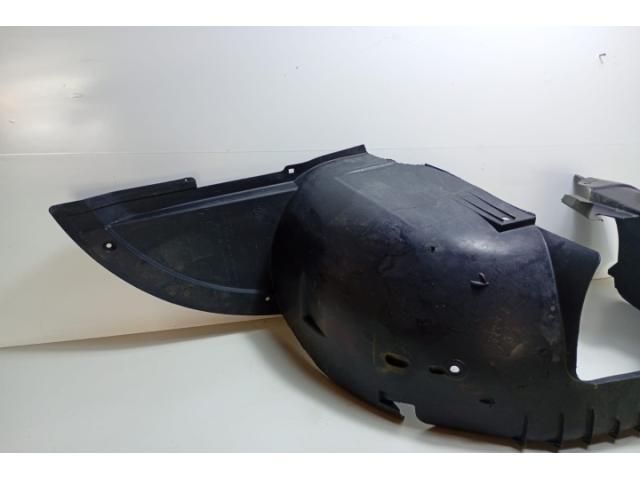 bontott PEUGEOT 307 Bal első Dobbetét (Kerékjárati, Műanyag)