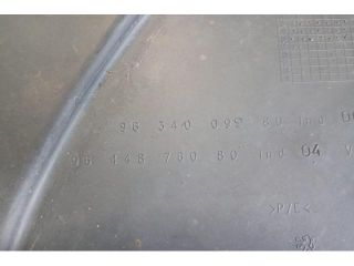 bontott PEUGEOT 307 Bal első Dobbetét (Kerékjárati, Műanyag)