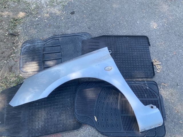 bontott PEUGEOT 307 Bal első Sárvédő