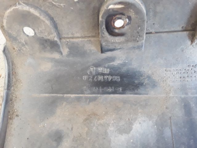 bontott PEUGEOT 307 Bal első Sárvédő