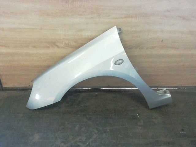 bontott PEUGEOT 307 Bal első Sárvédő