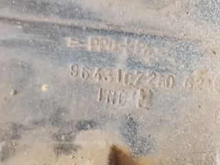 bontott PEUGEOT 307 Bal első Sárvédő