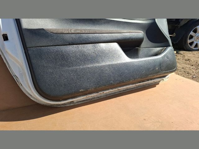 bontott PEUGEOT 307 Bal első Zárbetét