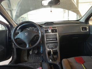 bontott PEUGEOT 307 Bal első Zsanér