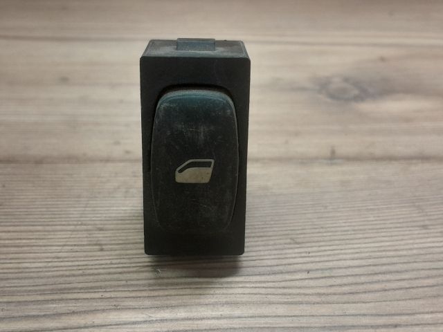 bontott PEUGEOT 307 Bal hátsó Ablakemelő Kapcsoló