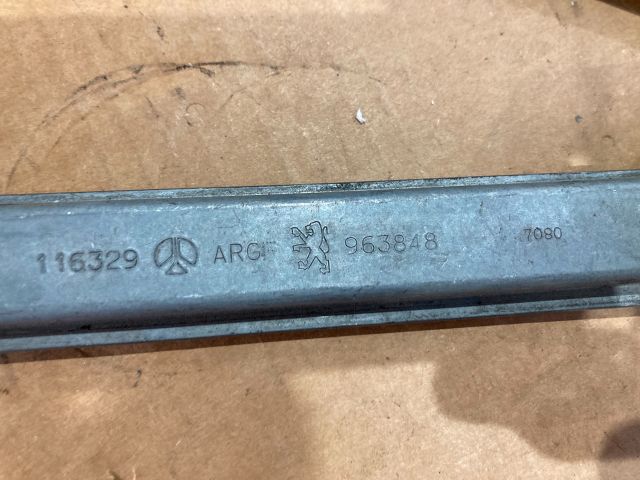 bontott PEUGEOT 307 Bal hátsó Ablakemelő Szerkezet (Mechanikus)