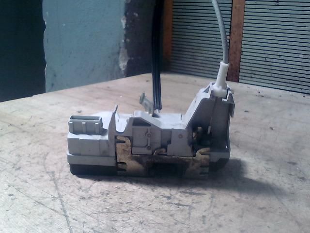 bontott PEUGEOT 307 Bal hátsó Ajtózár