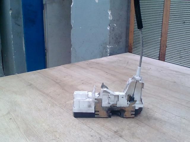 bontott PEUGEOT 307 Bal hátsó Ajtózár