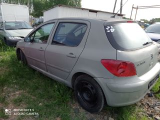 bontott PEUGEOT 307 Bal hátsó Fejtámla