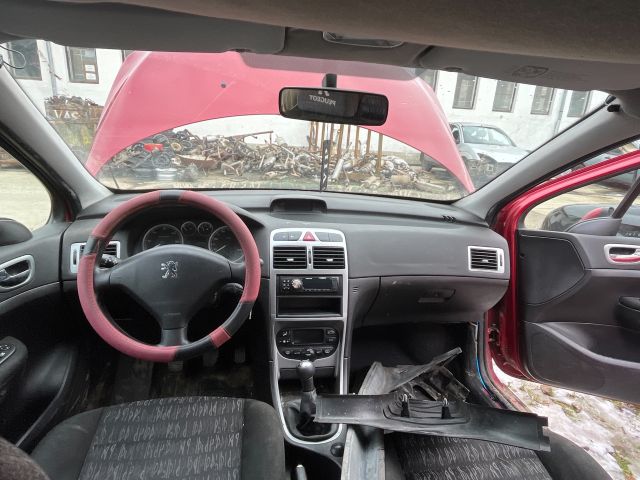 bontott PEUGEOT 307 Bal hátsó Fejtámla