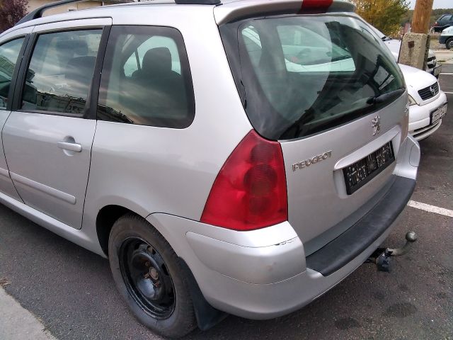 bontott PEUGEOT 307 Bal hátsó Fejtámla