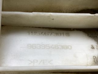 bontott PEUGEOT 307 Bal hátsó Oldal Lökhárító Tartó (Műanyag)