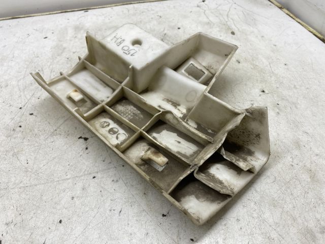 bontott PEUGEOT 307 Bal hátsó Oldal Lökhárító Tartó (Műanyag)