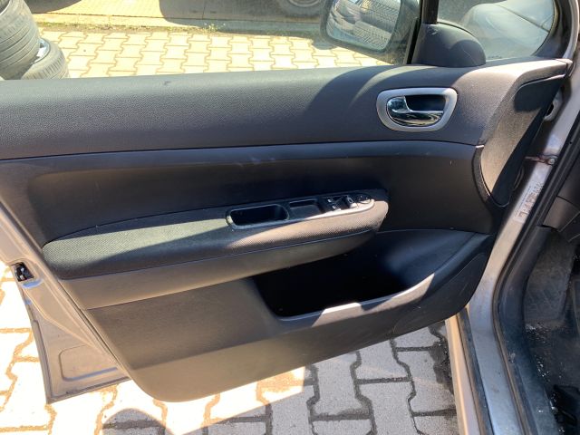 bontott PEUGEOT 307 Bal Napellenző