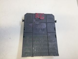 bontott PEUGEOT 307 Biztosítéktábla Csomagtér