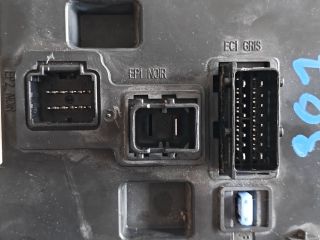 bontott PEUGEOT 307 Biztosítéktábla Csomagtér