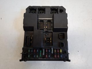 bontott PEUGEOT 307 Biztosítéktábla Motortér