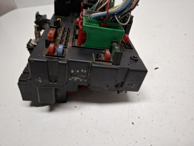 bontott PEUGEOT 307 Biztosítéktábla Motortér