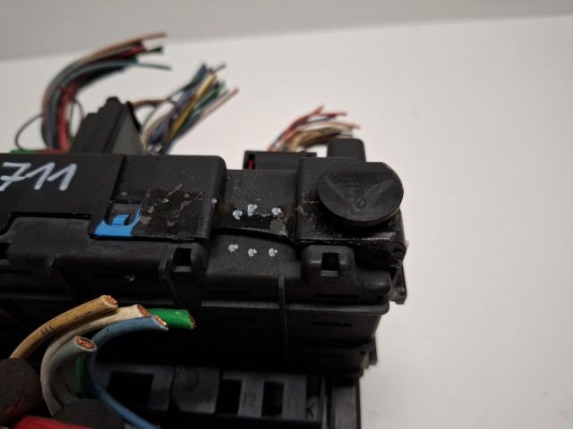 bontott PEUGEOT 307 Biztosítéktábla Motortér