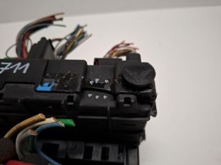 bontott PEUGEOT 307 Biztosítéktábla Motortér