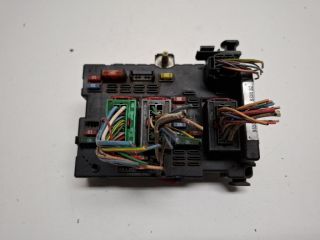 bontott PEUGEOT 307 Biztosítéktábla Motortér