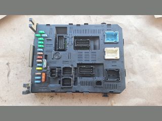 bontott PEUGEOT 307 Biztosítéktábla Utastér