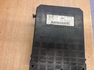 bontott PEUGEOT 307 Biztosítéktábla Utastér