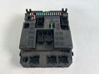 bontott PEUGEOT 307 Biztosítéktábla Utastér