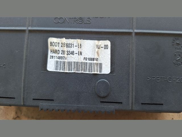 bontott PEUGEOT 307 Biztosítéktábla Utastér