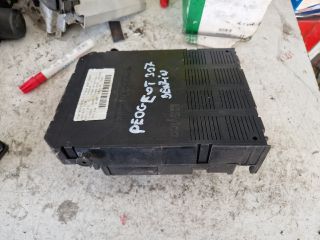 bontott PEUGEOT 307 Biztosítéktábla Utastér