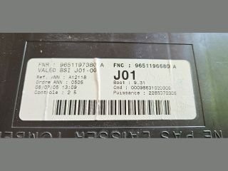 bontott PEUGEOT 307 Biztosítéktábla Utastér